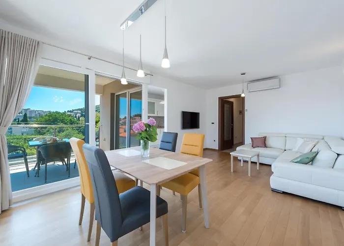 Maro Bayview Апартаменты *