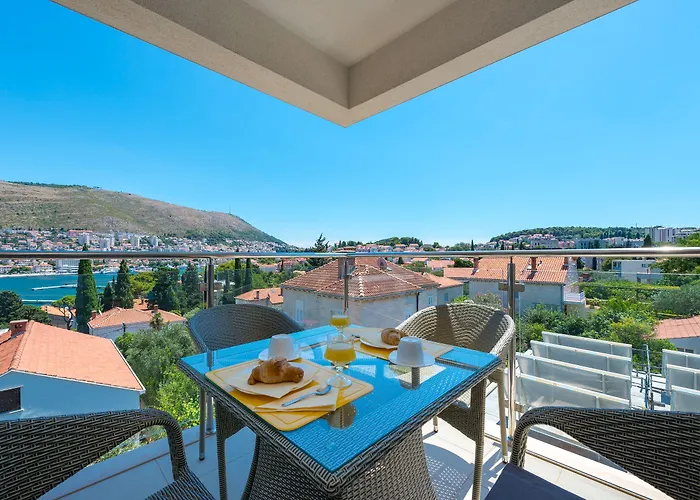 Апартаменты Maro Bayview