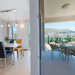 Maro Bayview شقة