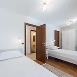 Maro Bayview *