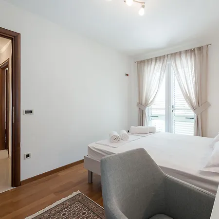 Lägenhet Maro Bayview